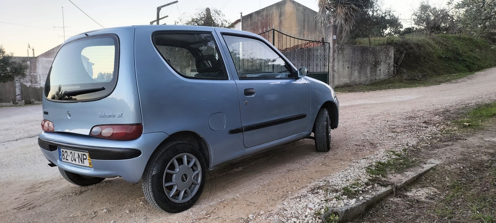 Fiat seicento          .