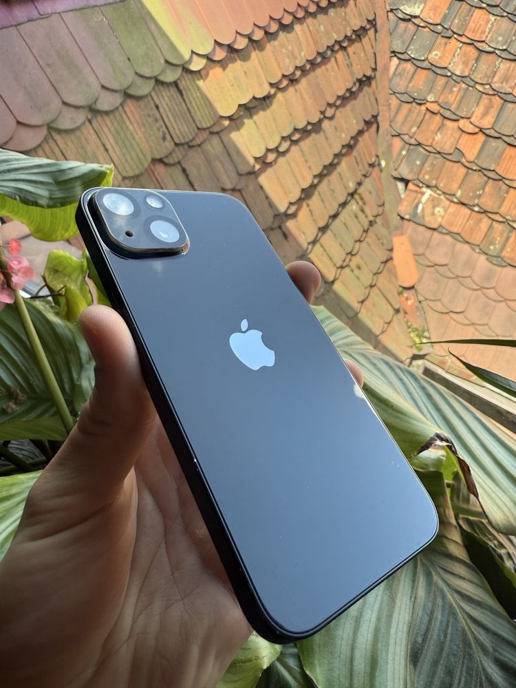 Iphone 13 128 GB + Etui i szkło hartowane na aparaty