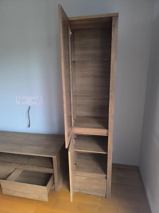 Zestaw- Szafka  pod tv i witryna