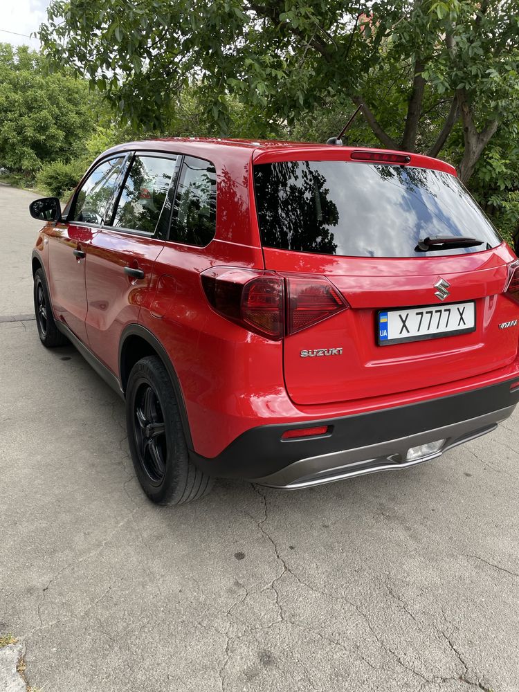 Продам Suzuki Vitara 2019 года идеал по хорошей цене
