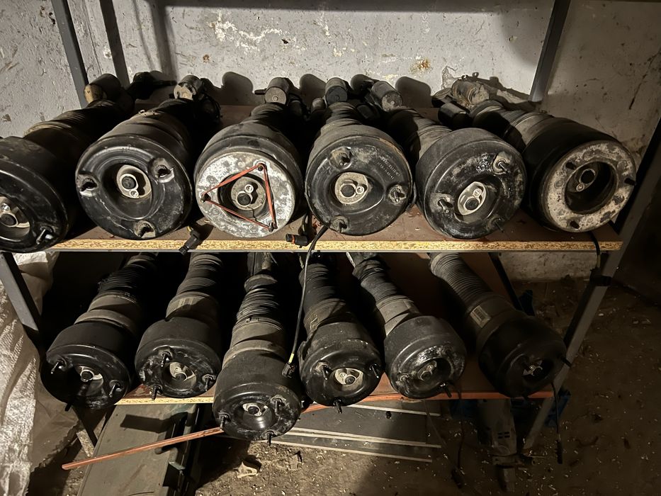 Пневмопідвіска мерседес w221 Амортизатори Стойки