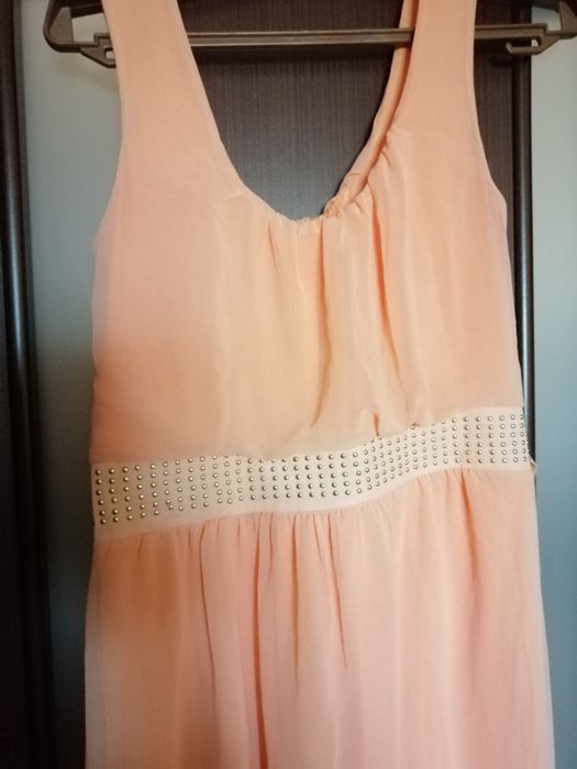 Продам платья, практически новые.