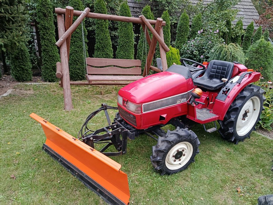 Traktor japoński Iseki Geas 33, 4x4, rewers, z kabiną, zarejestrowany