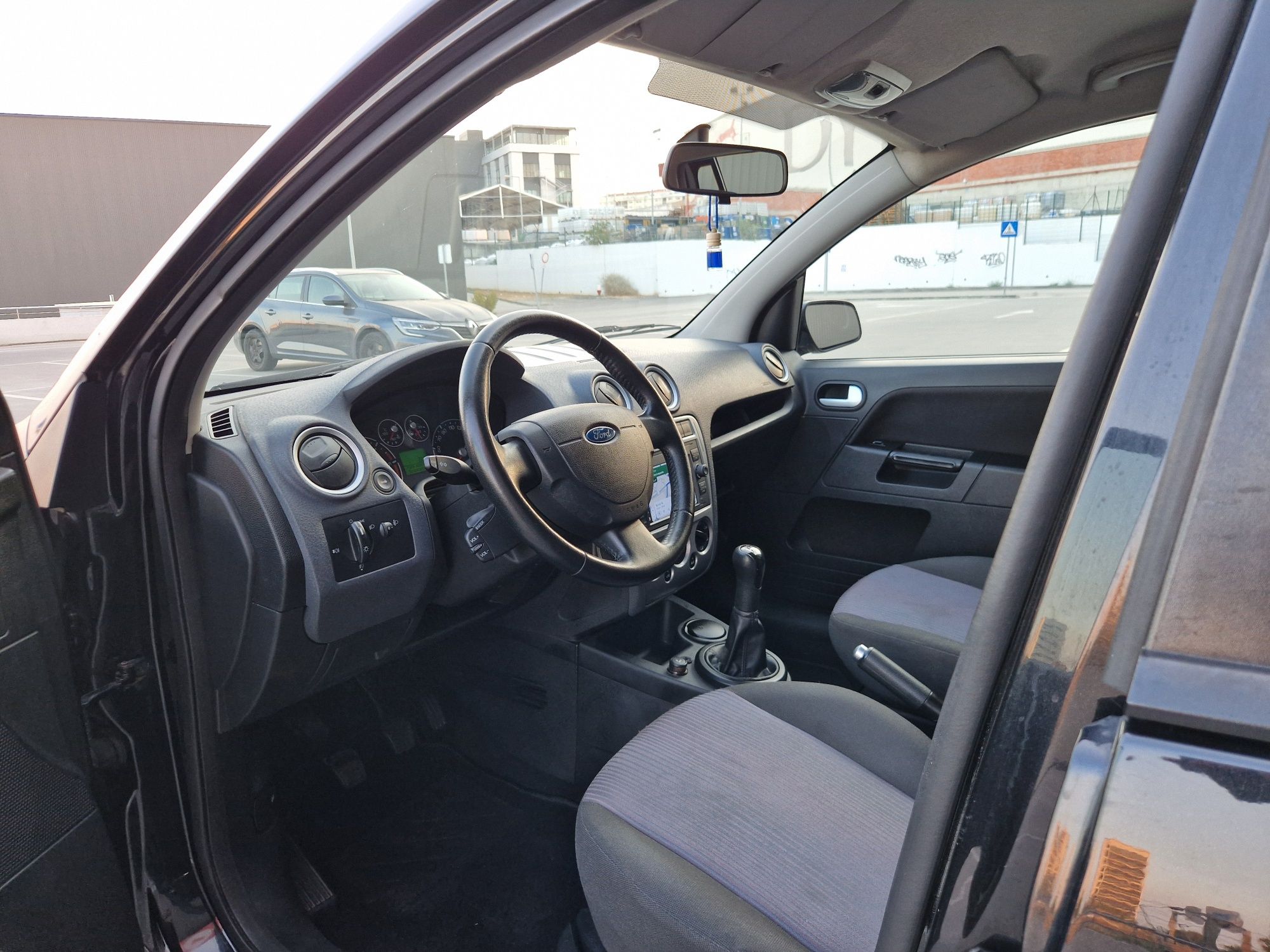 Ford Fusion 1.4 TDCI de 2006 com 128500km