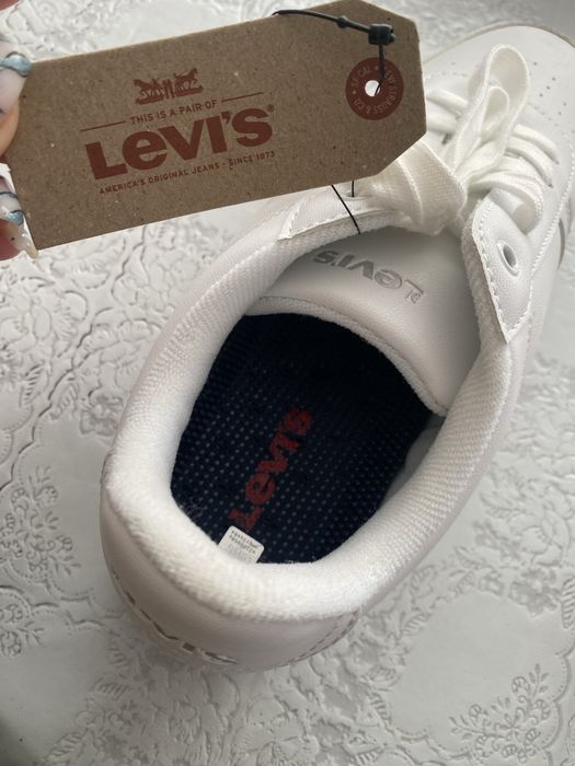 Взуття, кросівки, LEVI’S 39 розмір