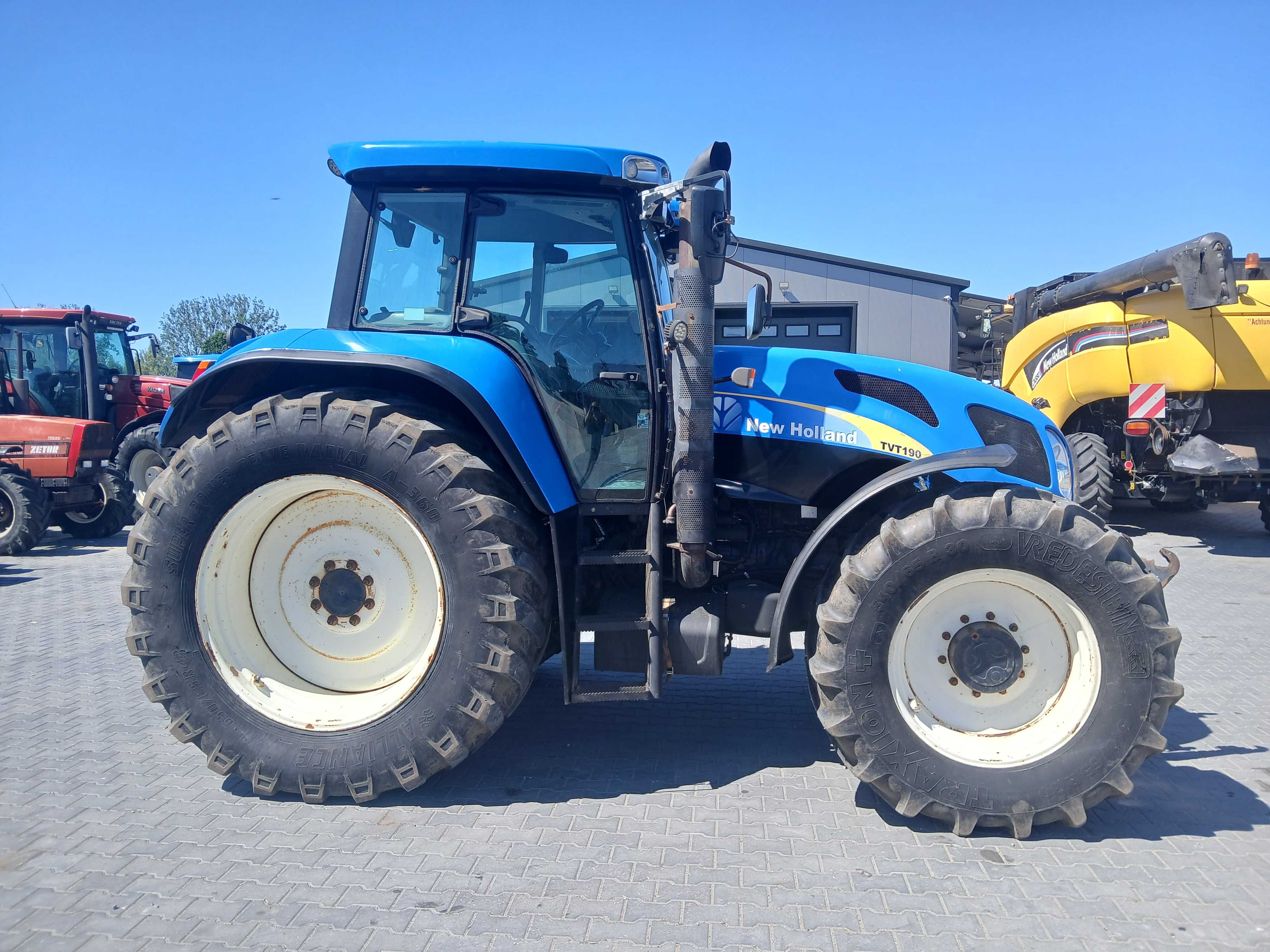 Ciągnik rolnicze New Holland tvt-190