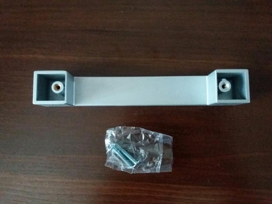 Ручка "скоба" для шкафа в ванной