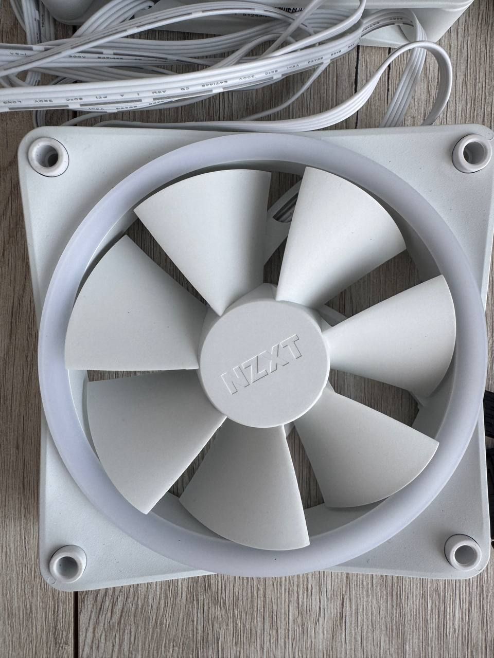 Вентилятор NZXT F120 RGB Core 120мм, білий (RF-R12TF-W1)