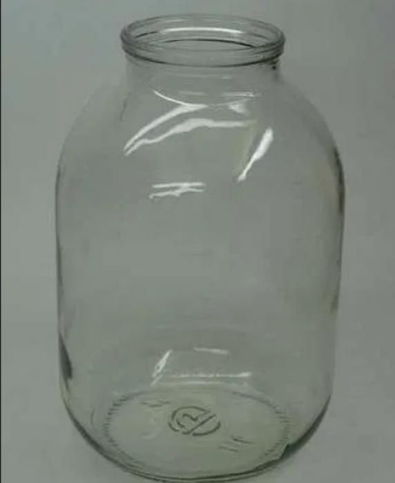 Продам 3-х литровые банки.