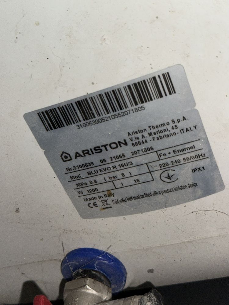 Ariston. Бойлер. Водонагрівач. 15л. Італія