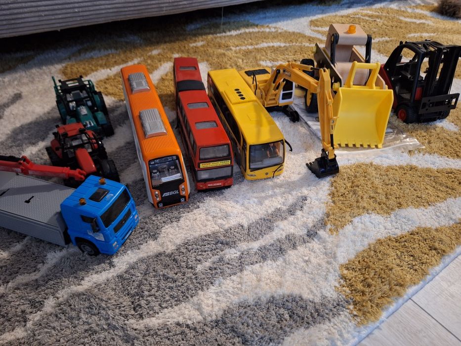 Zestaw aut / pojazdów