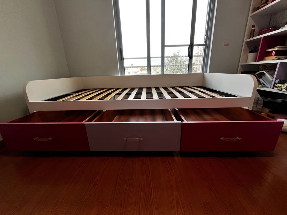 Conjunto Cama de solteiro e Estante