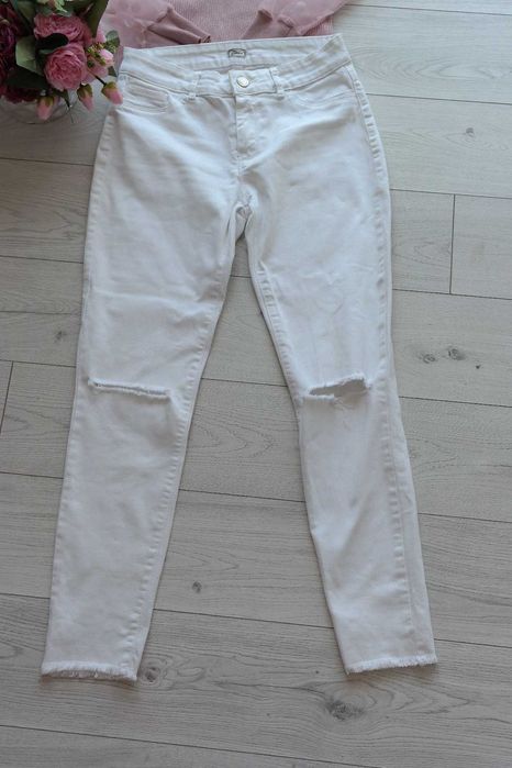 białe spodnie~ jeansy~ rurki~ dziury~ Skinny~ Pimkie r.34/36