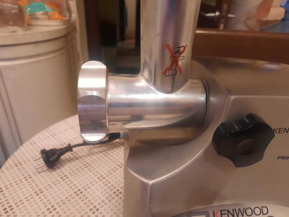 М'ясорубка Kenwood Pro 1600 MG 510 (нержавіюча сталь)