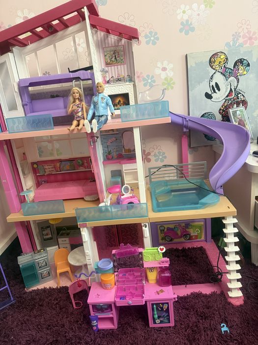 Domek Barbie plus akcesoria i kamper