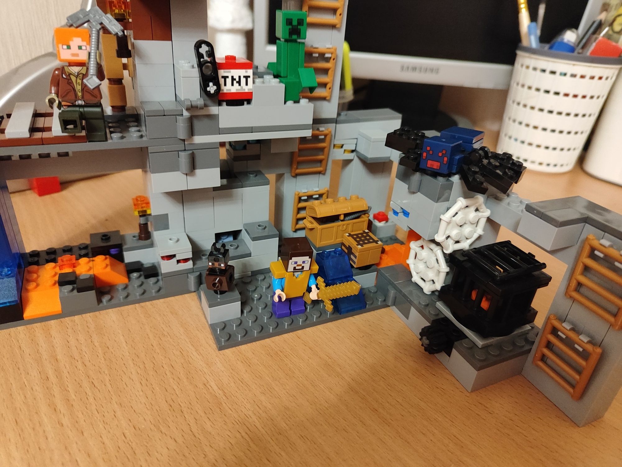 Конструктор Лего Майнкрафт 3 в 1 Lego 21147