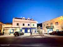 Apartamento T8 em Loures