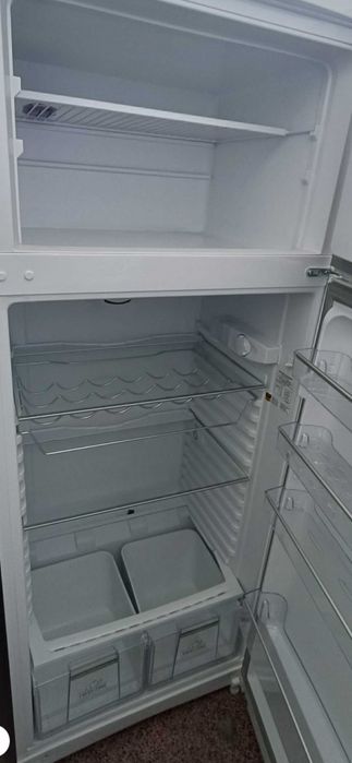 Vendo frigorífico Ariston e arca frigorifica Jocel