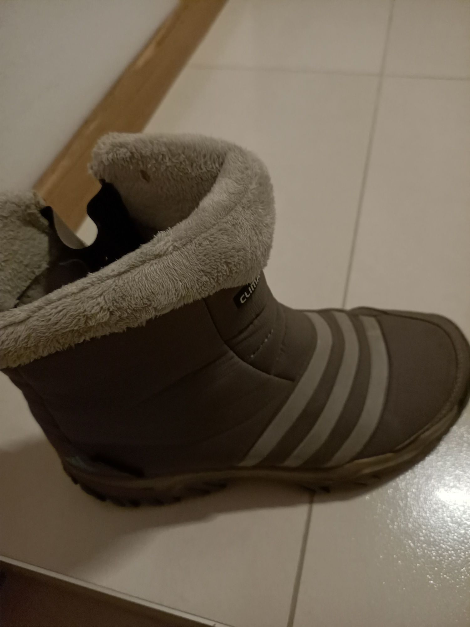 Buty zimowe marki adidas 38