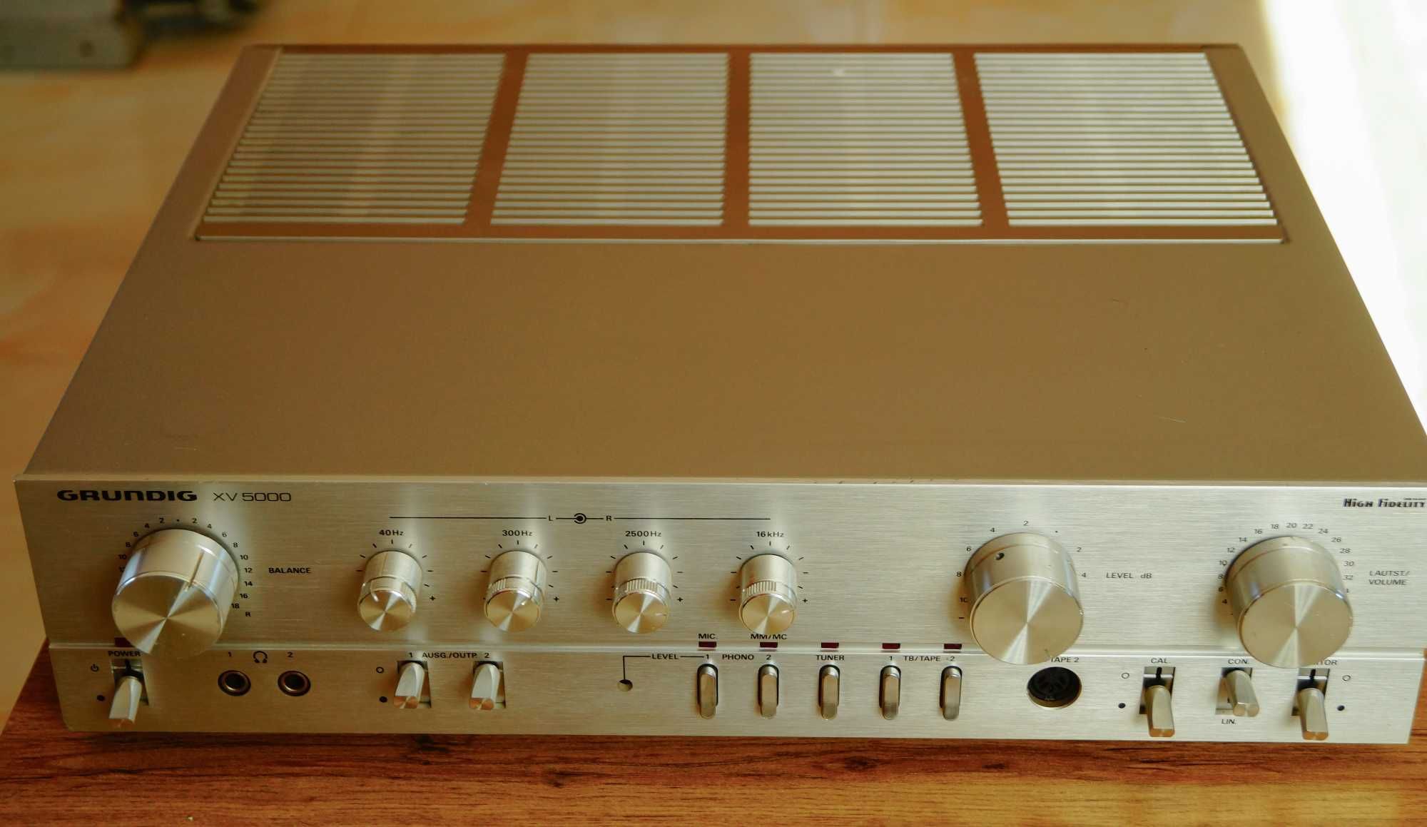 Przedwzmacniacz Grundig XV 5000