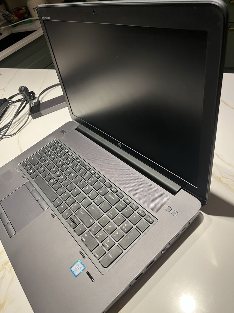 Laptop HP Zbook G4 17 i7 16GB 256GB 2,8 GHz