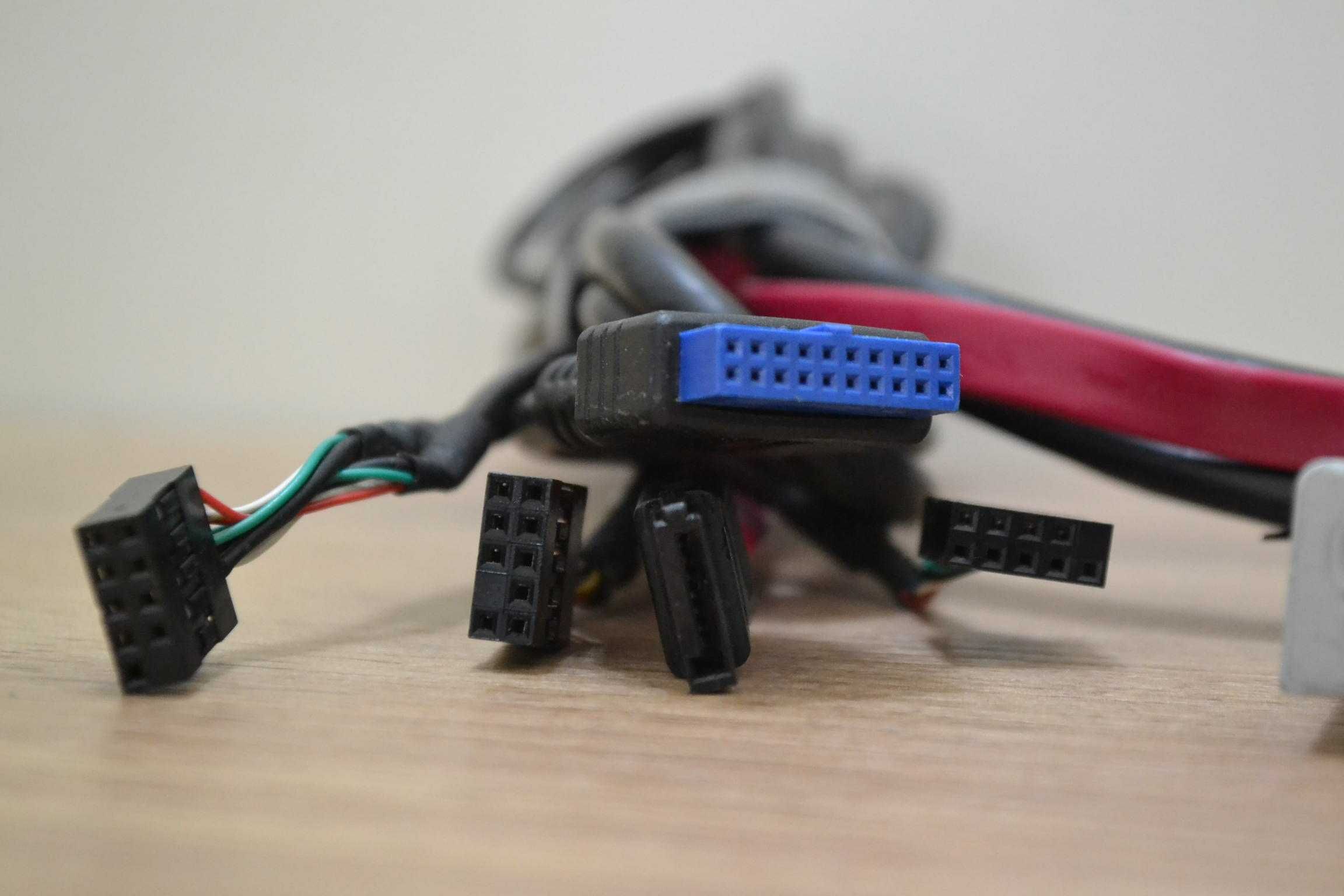 czytnik 3,5" kart pamięci wewnętrzny USB 3.0 i wejścia audio sprawny