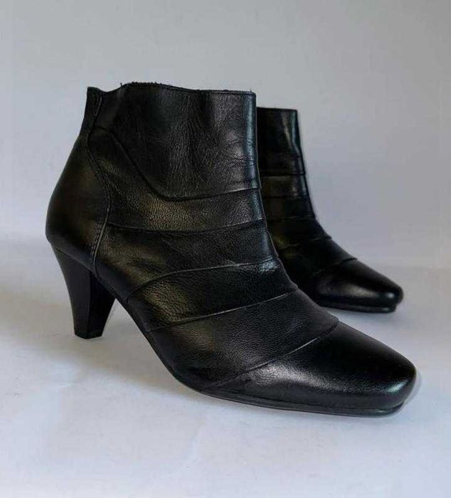 ботинки жіночі шкіряні