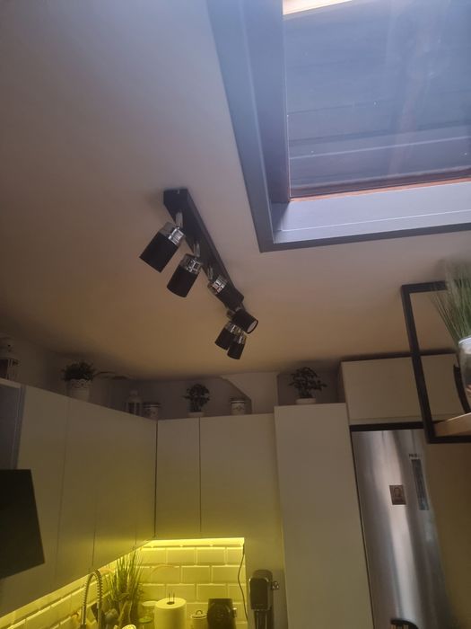 Lampa halogenowa na listwie