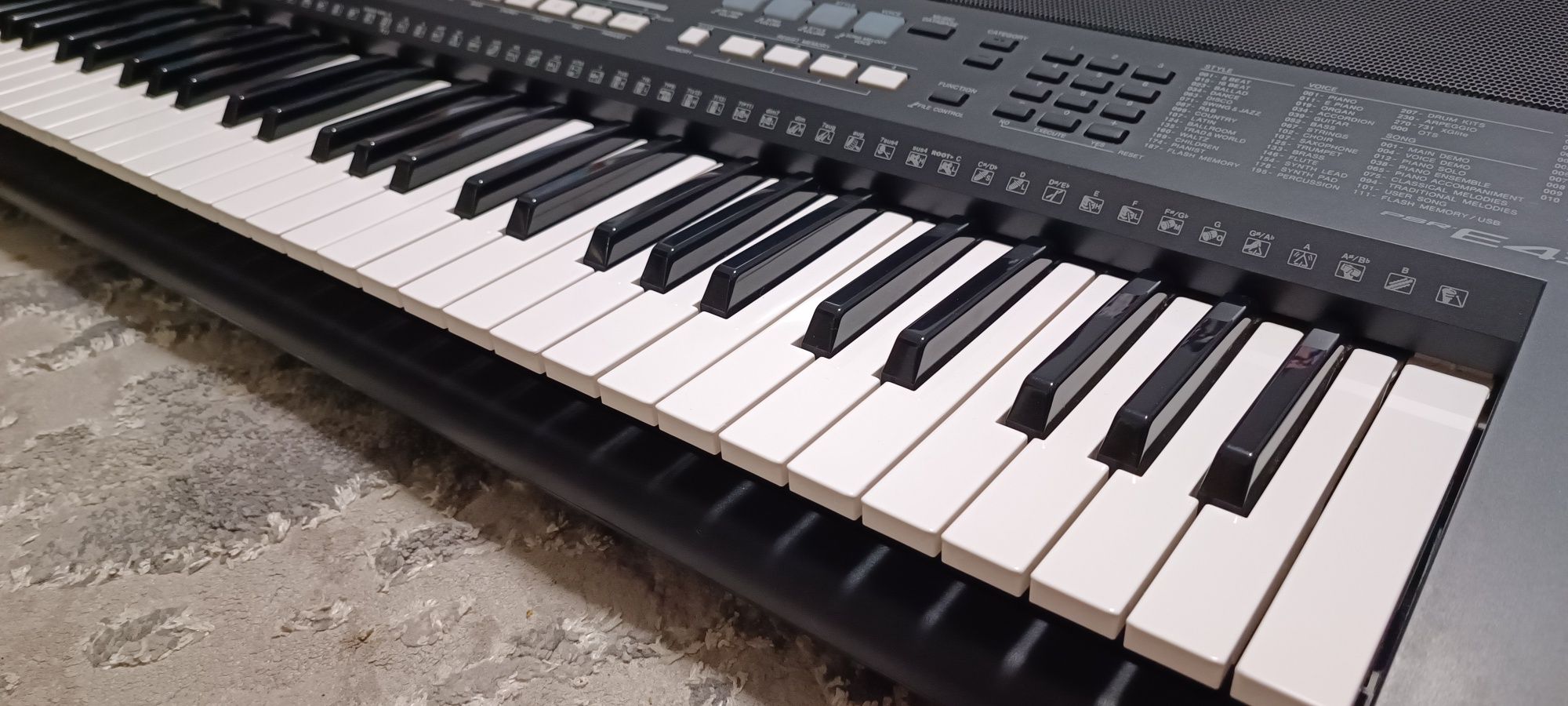Синтезатор Yamaha PSR E433