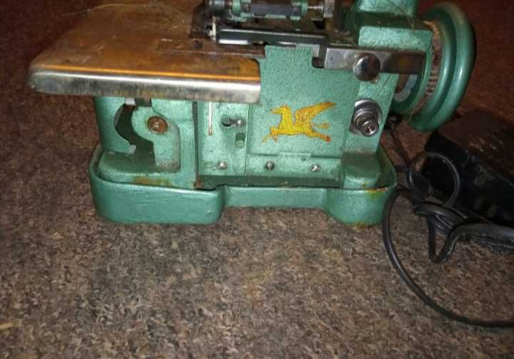 Maszyna typu overlock