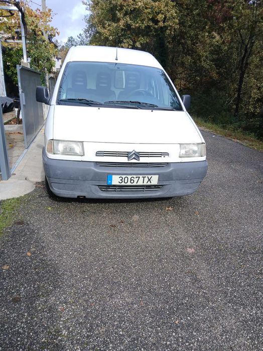 Automóveis comerciais usados