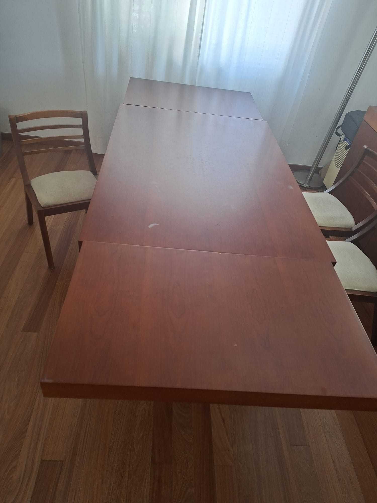 Mesa de Jantar Extensível em Cerejeira Maciça com 3 Cadeiras