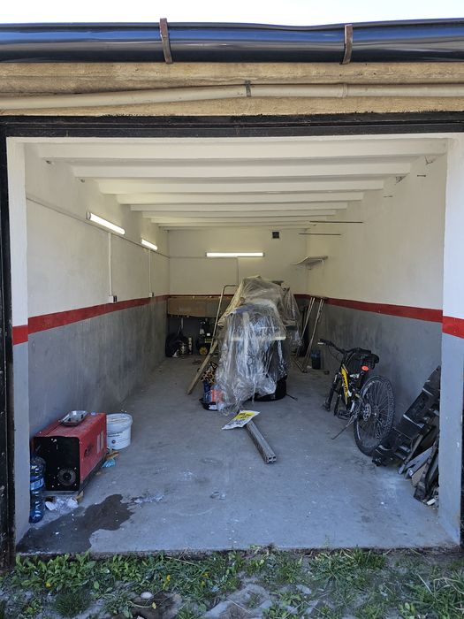 Garaż z gruntem własnościowym z księgą wieczystą nowa instalacją po re