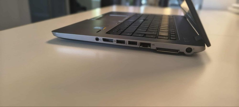 Piękny Laptop HP Core i5 12 GB RAM SSD 256 GB