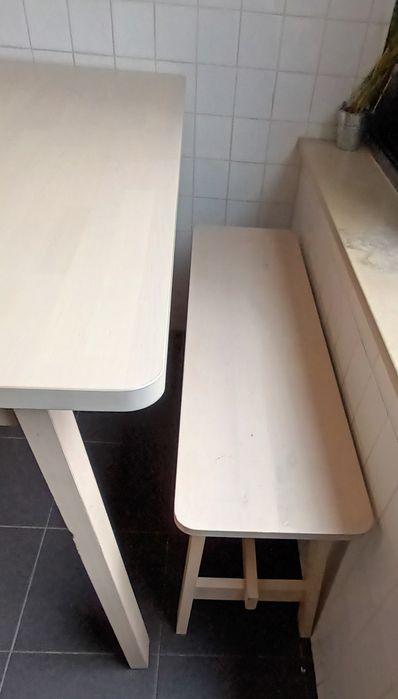 Mesa e 2 bancos Ikea