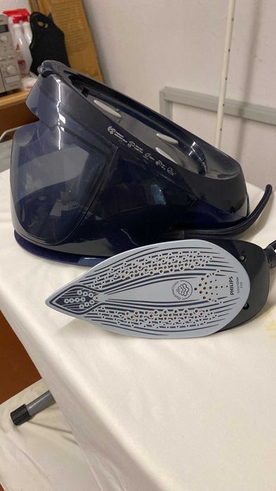 Ferro de Engomar Philips PerfectCare 7000 – Depósito 1,8L