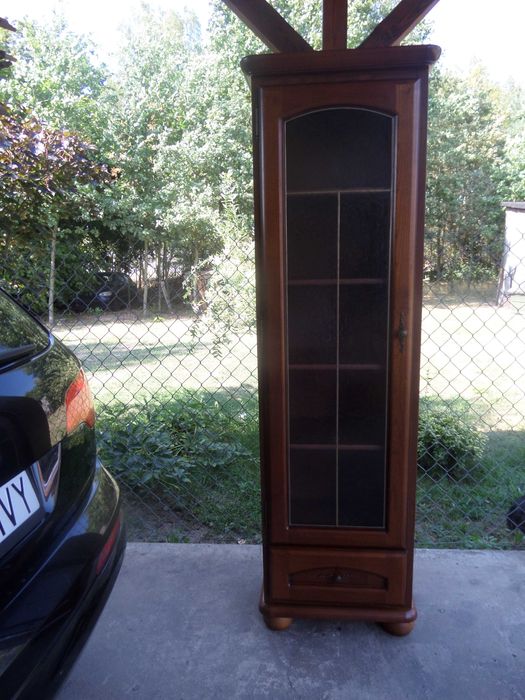 Piękna stylowa witryna słupek BAWARIA orzech stan bdb DOWÓZ WYSYŁKA