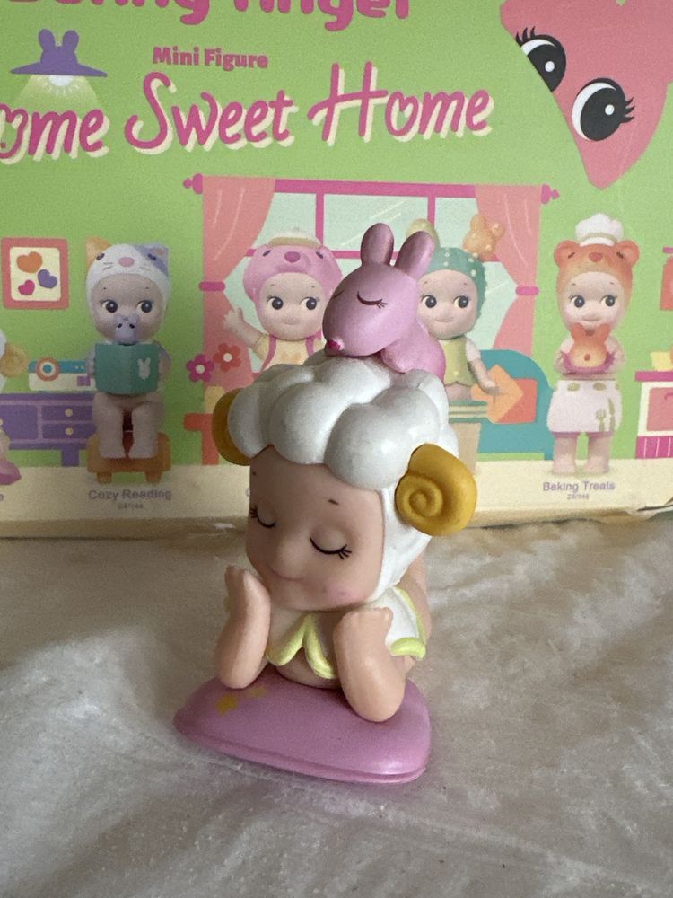 Vende se mini figuras da Sonny Angel