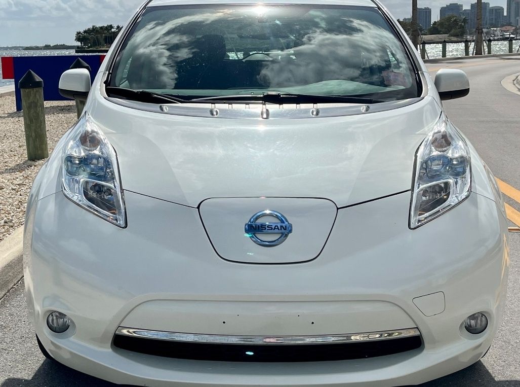 Аренда Авто, Nissan Leaf, Єлектромобиль