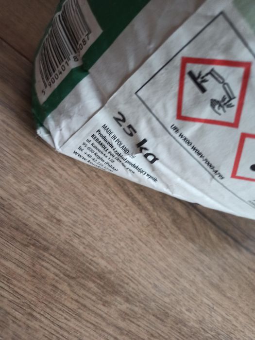 Klej do jasnych płytek Bioflex biały schock
