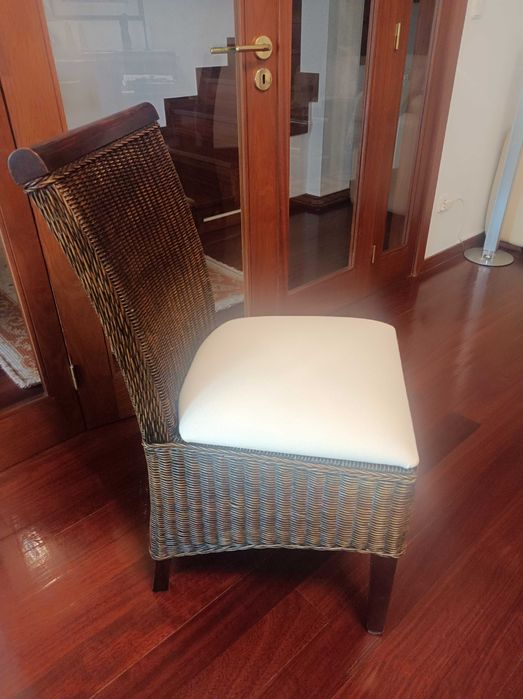 6 Cadeiras Rattan Natural + Madeira Maciça – Excelente Estado