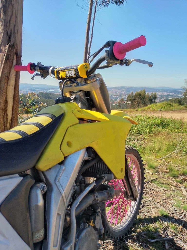 Rmz 450 ( Kit AThena 490 )
Mota de 200
Com muita força bruta 
Atualm