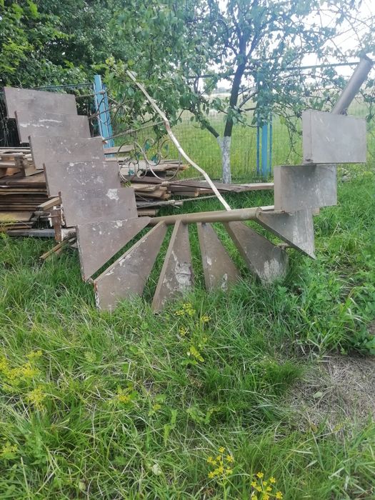 Лестница железная б/у