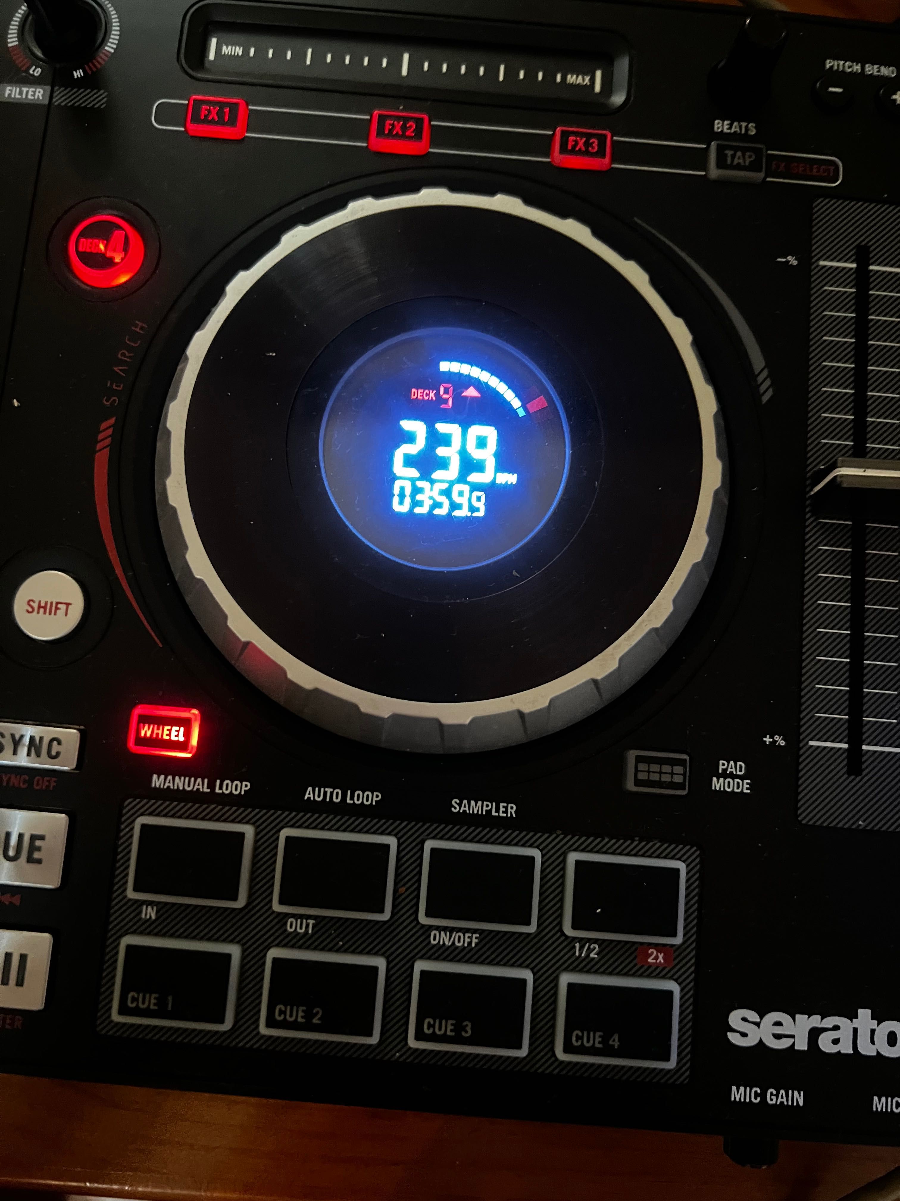 Controladora DJ Numark MixTrack
