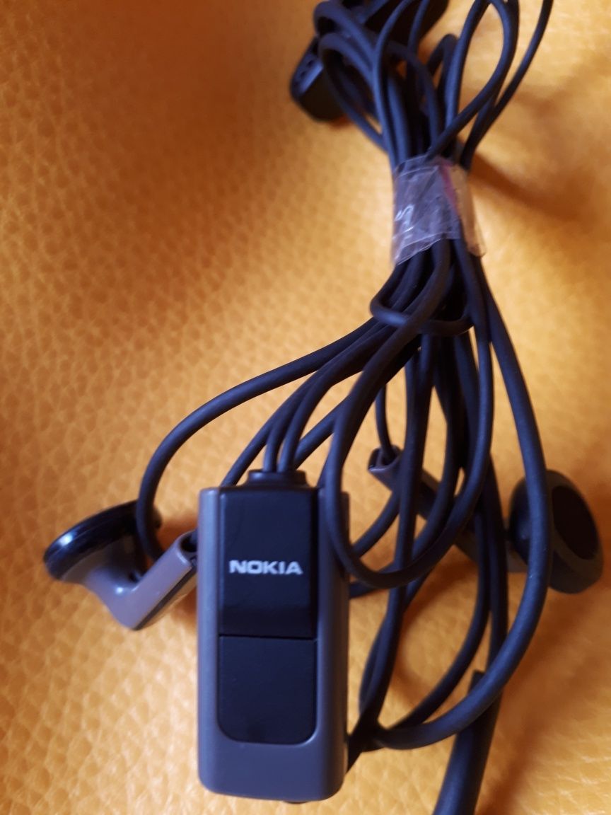 Auriculares nokia ponta fina