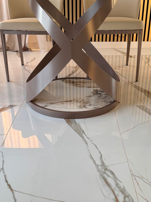 Elegancki Zestaw Stół z 6 Krzesłami – Marmurowy Blat / Beżowe Krzesła