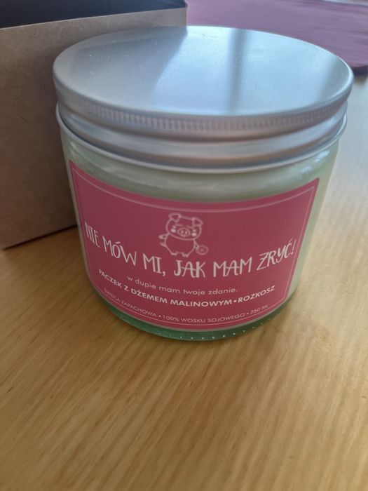 Świeca sojowa Zołza Nie mów mi jak mam żryć malinowa 250 ml