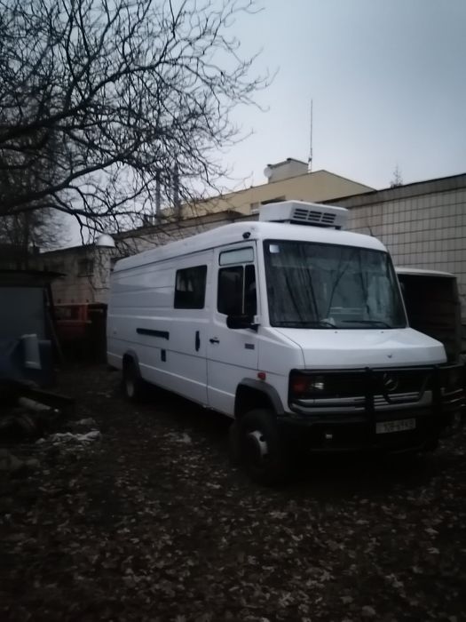 Мерседес 711 Рекс