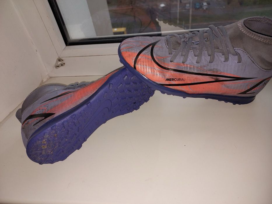 Продам сороконіжки Nike