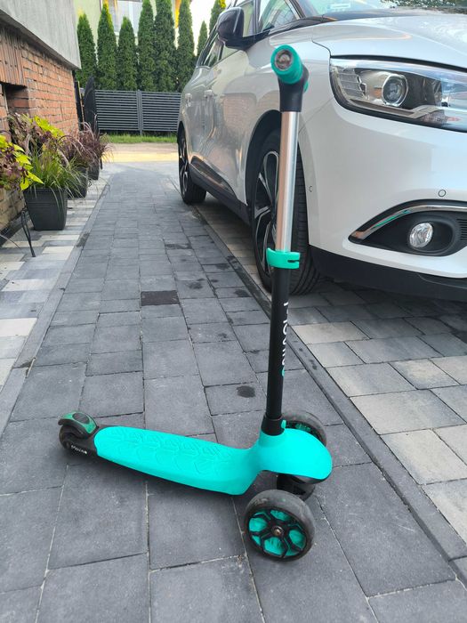 Movino Trójkołowa hulajnoga Balansowa Skylight Mint